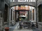  Les Arcenaulx: cour intérieure